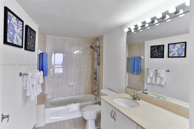 Building Photo - 1750 N Bayshore Dr