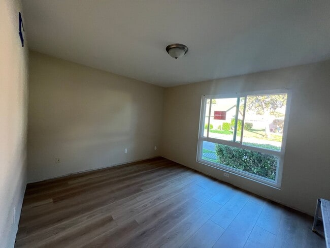 Building Photo - The Popular Freestanding El Dorado in Leisure Village