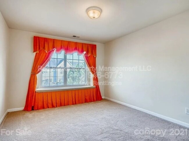 Building Photo - 7939 Heatherstone Dr