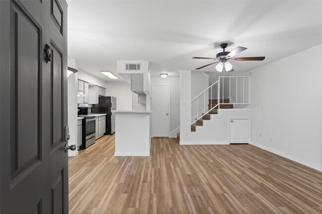 Building Photo - 18800 Egret Bay Blvd