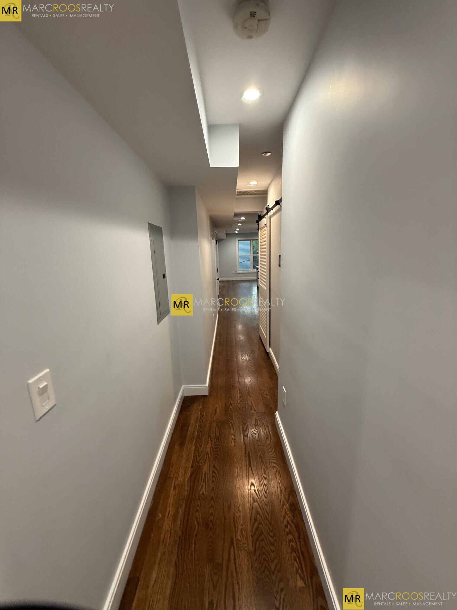 Building Photo - 174 Paris St