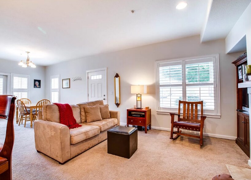 Primary Photo - 10829 NE Red Wing Way