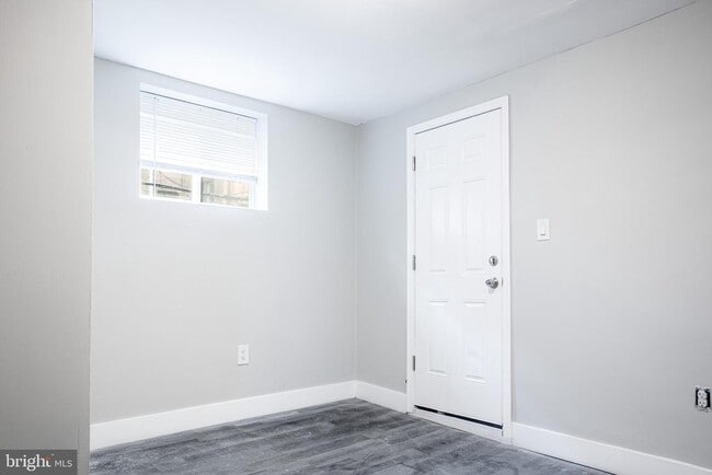 Building Photo - 2348 Moore St