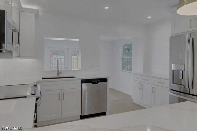 Building Photo - 4525 Fluvia Ave