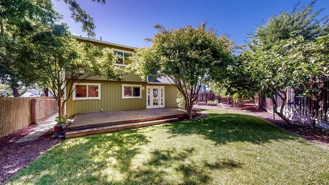 Building Photo - 360 Manka Cir