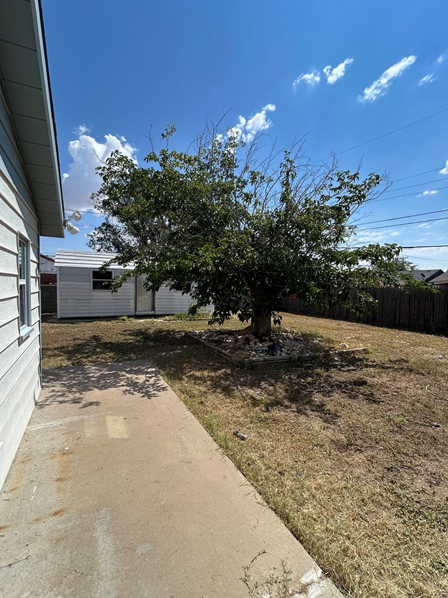 Building Photo - 3420 Fairlane Ave