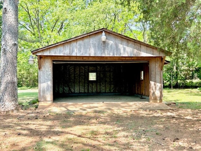 Building Photo - Cozy & Convenient Living on Fay Street – Great Location!