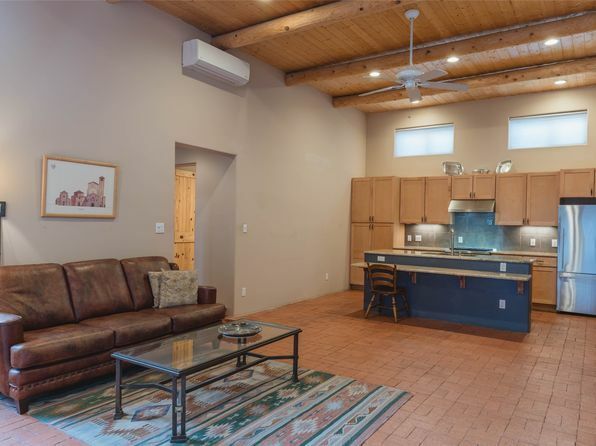 Building Photo - 207 Camino De Los Marquez