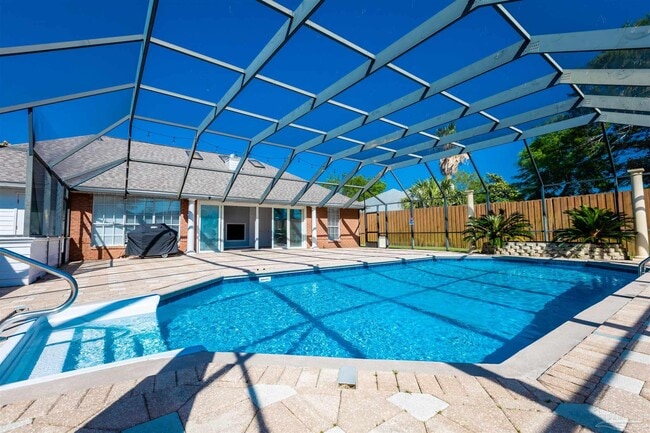 Building Photo - 400 Ridge Wood Cir