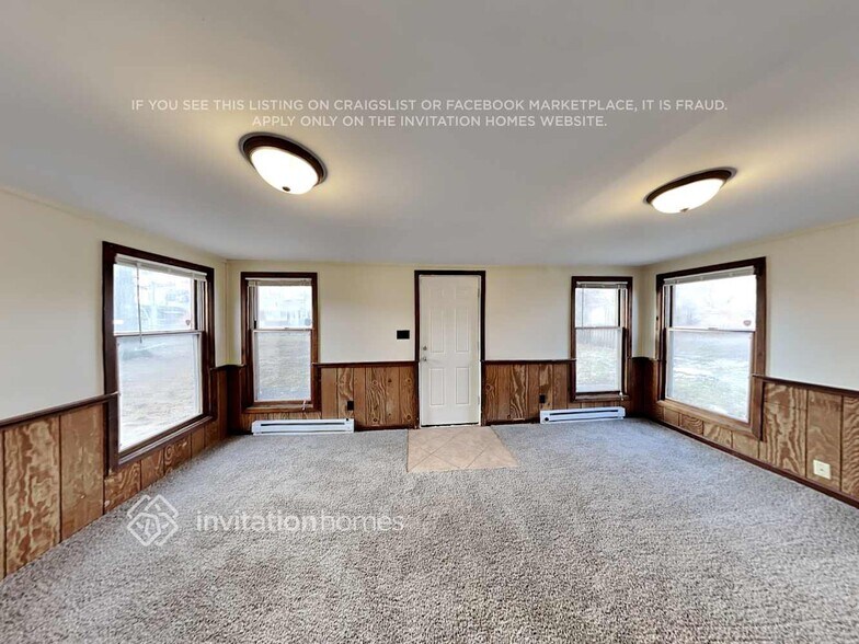 Building Photo - 316 Neola St