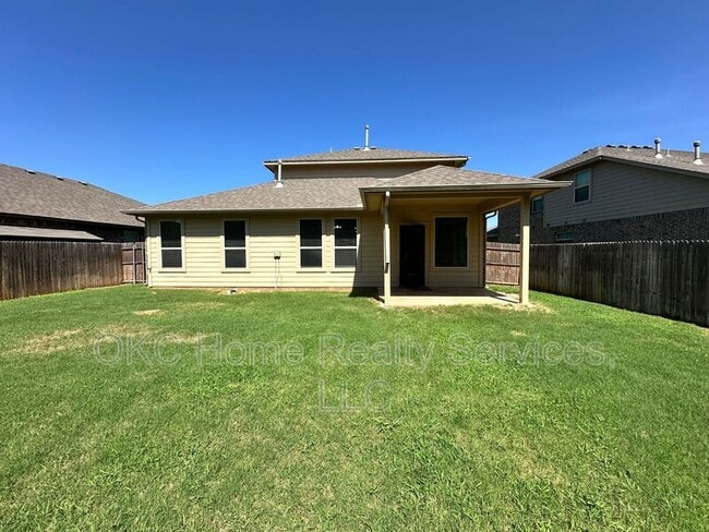 Building Photo - 14008 Babbling Brook Dr