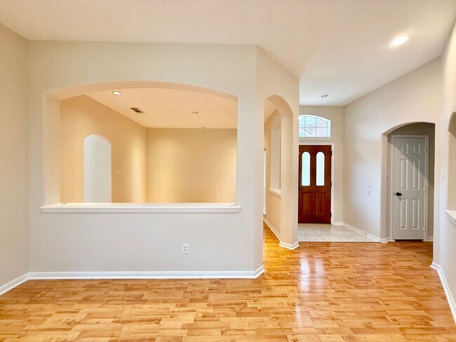 Building Photo - Gorgeous One Story Home in Sugar Land, TX