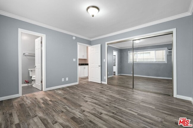 Building Photo - 1939 Selby Ave