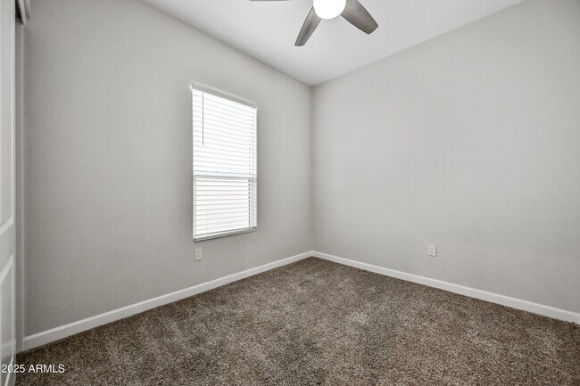 Building Photo - 2320 E Saguaro Park Ln