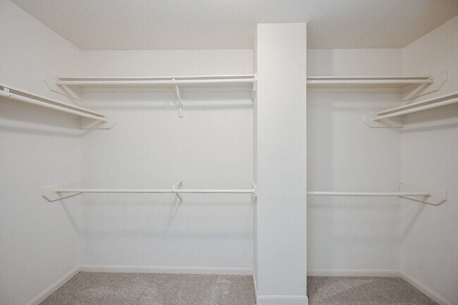 Building Photo - 2914 Silent Dr