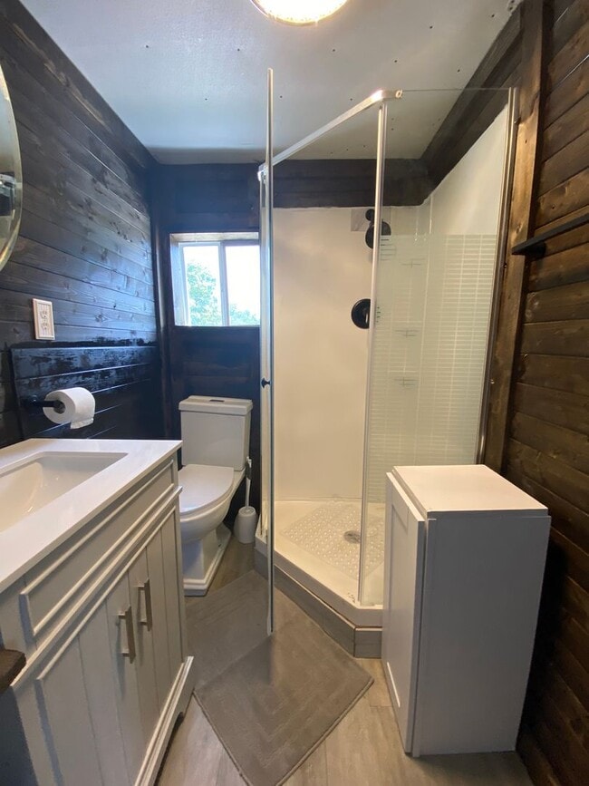 Building Photo - Single Family Home in Downtown Branson