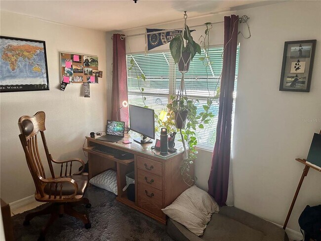 Building Photo - 310 21st Ave S