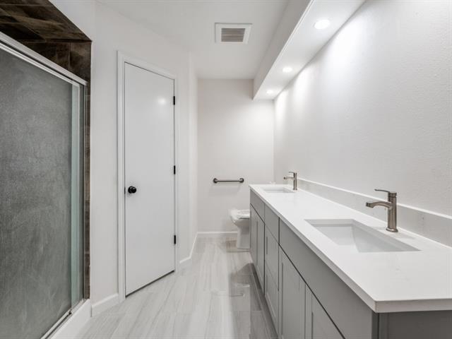 Building Photo - 2035 Avignon Dr