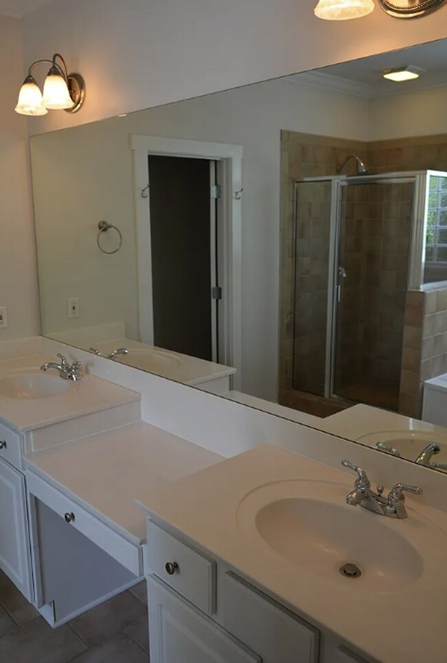 Building Photo - 130 Adam Ridge Ln