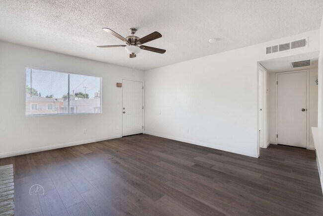 Building Photo - 1716 3rd St