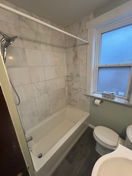 Building Photo - 5054 Winona Ave