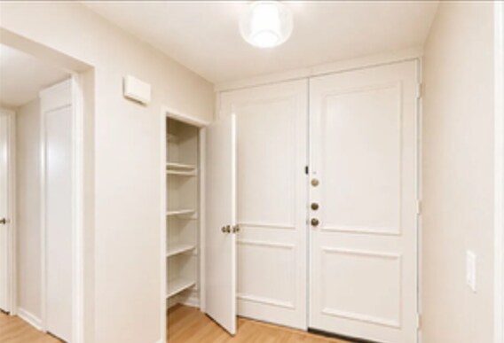 Building Photo - 5870 Green Valley Cir
