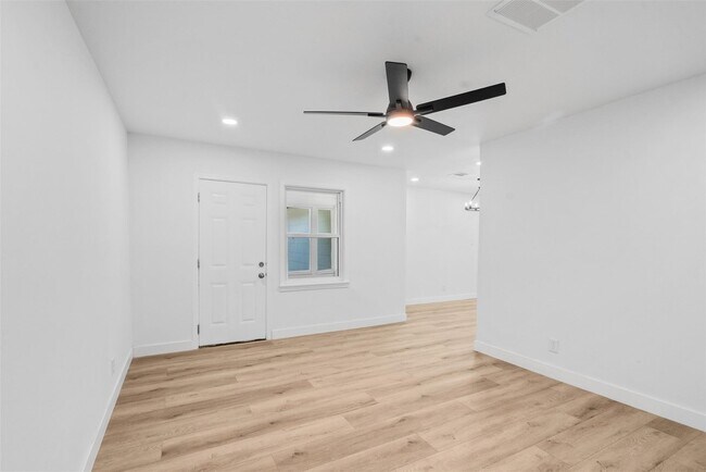 Building Photo - 5023 Cosby St