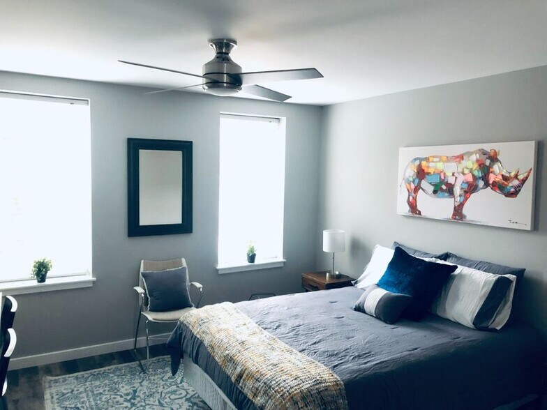 Bedroom - 1839 E Lombard St