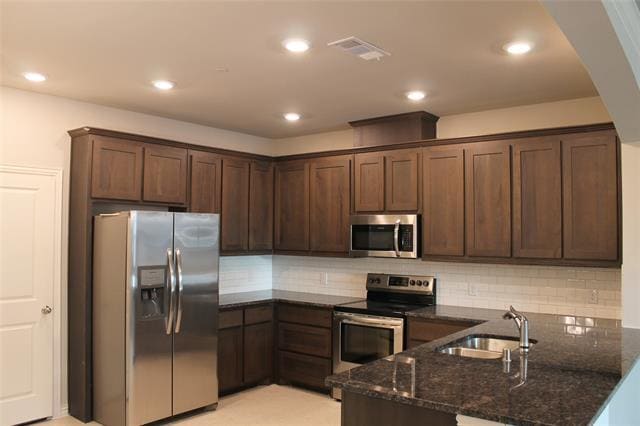 Building Photo - 825 Ben Ln