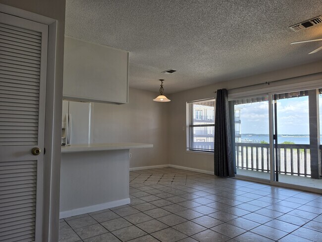 Building Photo - 1448 Tina Dr
