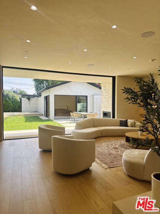 Building Photo - 4740 Sunnyslope Ave