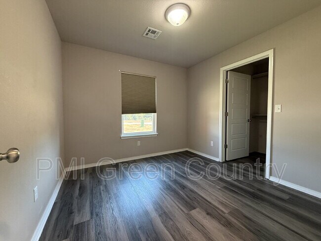 Building Photo - 14709 N 46th W Ave