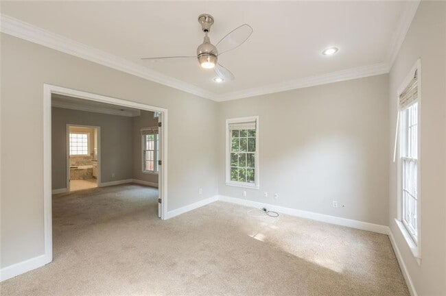 Building Photo - 1512 Fallen Leaf Ct SW