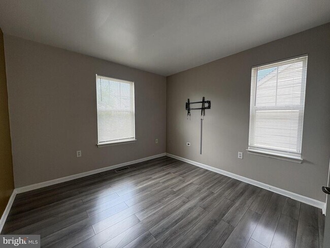 Building Photo - 4005 Blakney Ln SE