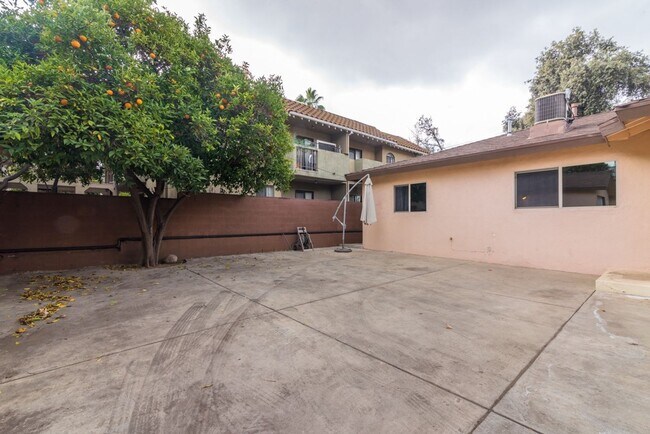 Building Photo - Chester Duplex