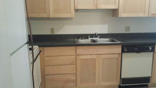 Building Photo - 5795 Pershing Ave