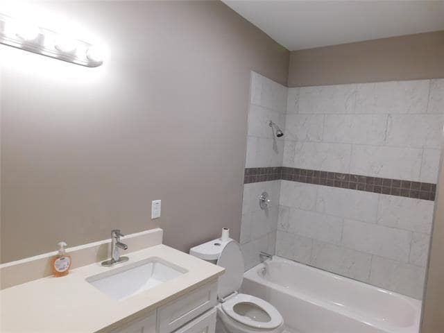Building Photo - 2240 Jackson Cir