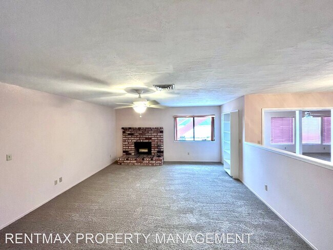 Building Photo - 3 br, 2 bath House - 1487 SUNBURST DR