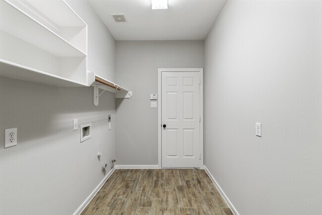 Building Photo - 521 Ironwood Forest Dr