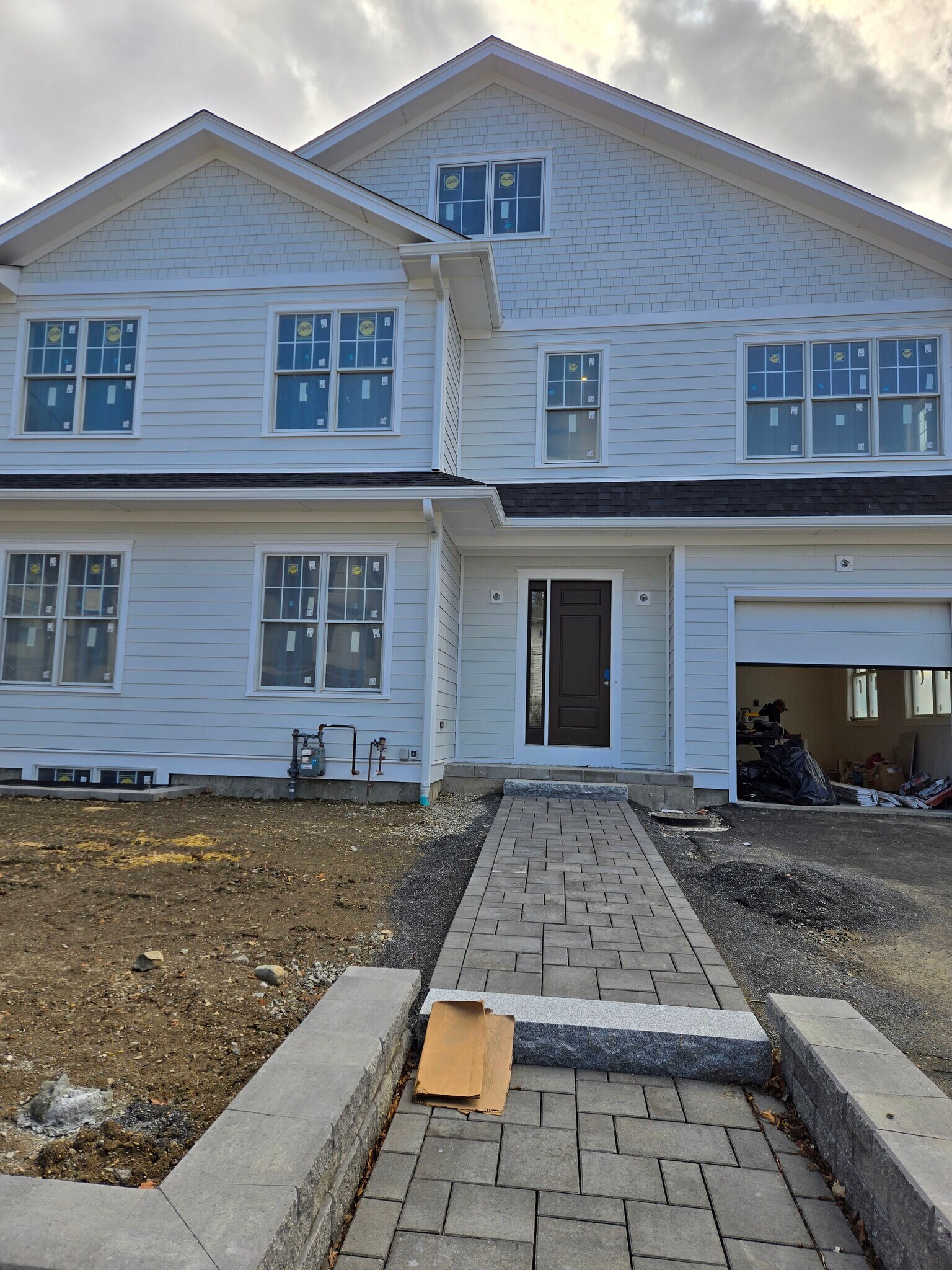 Building Photo - 114 E Side Pky