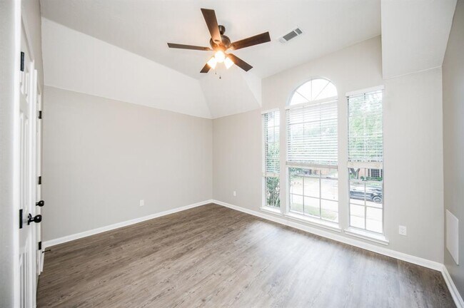 Building Photo - 14011 Cypress Falls Dr