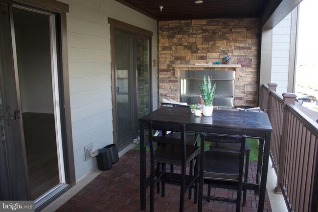 Building Photo - 1697 Dunnington Pl