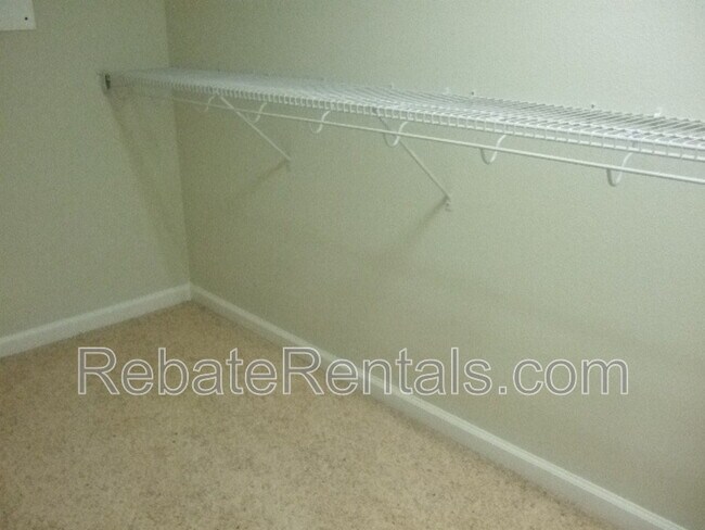 Building Photo - 7002 Roundleaf Dr