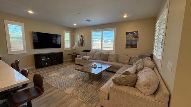 Building Photo - 17744 W Cassia Way