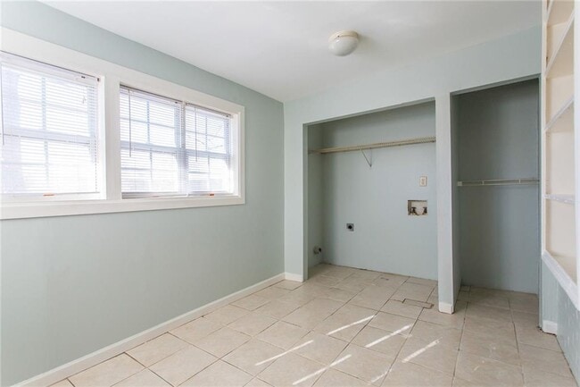 Building Photo - 730 Lexington Ave SW