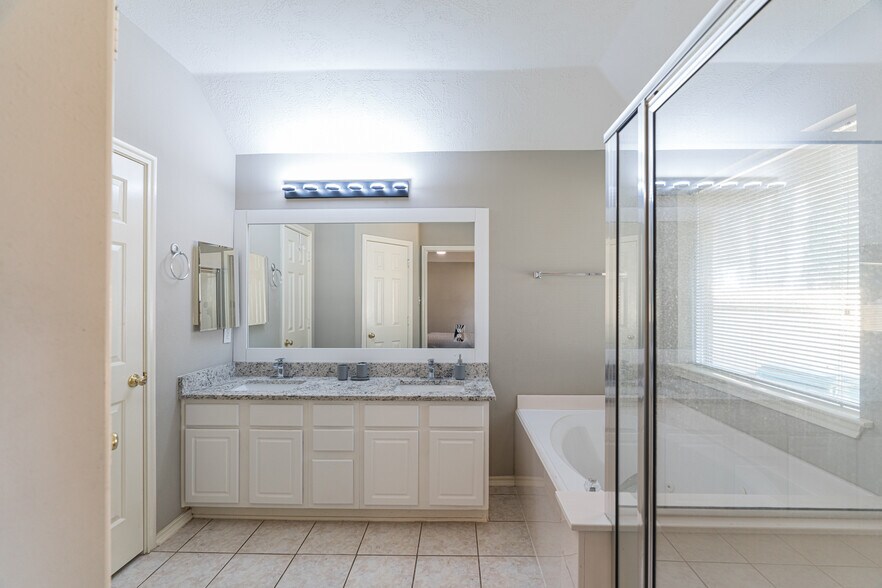 Building Photo - 46 S Wynnoak Cir