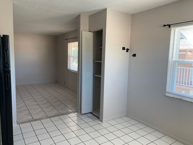 Building Photo - PENDING APPLICATION-2/1 Condo For Rent  in St. Cloud Next Near Excellent Schools