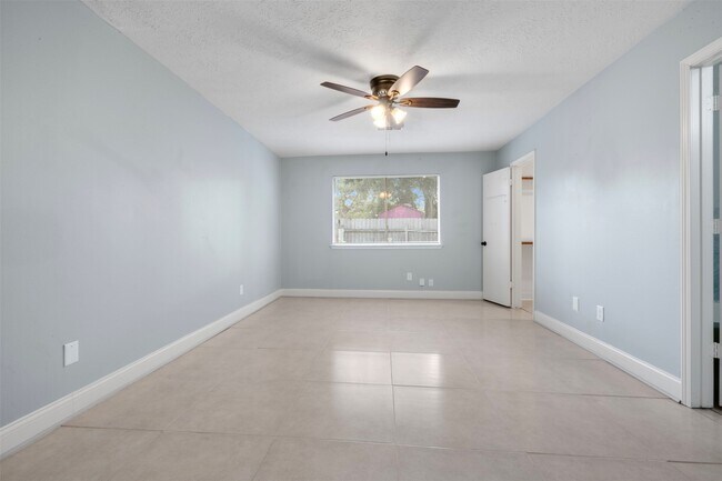 Building Photo - 28815 Binefield St