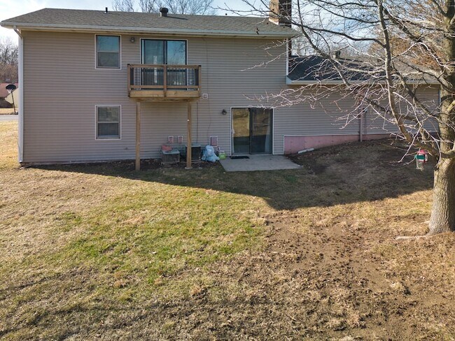 Building Photo - 420 N Shiloh Ave