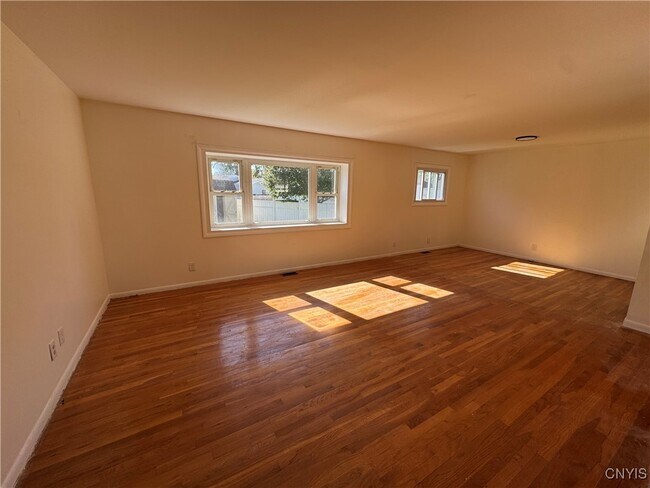 Building Photo - 17 Gooseberry Ln